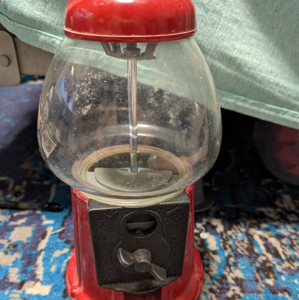 Bubble gum machine